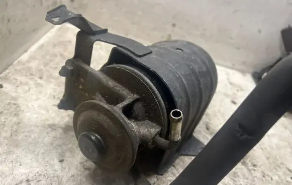 Mazda 6 Fuel filter bracket/mount holder 