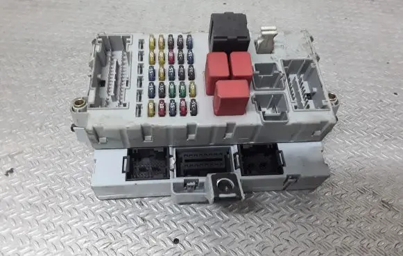 Fiat Idea Fuse module 51732916