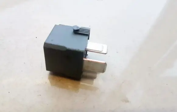 Mercedes-Benz C AMG W204 Other relay A0025422619 4RA00779307
