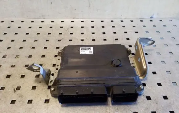 Lexus CT 200H Engine control unit/module 8966176030