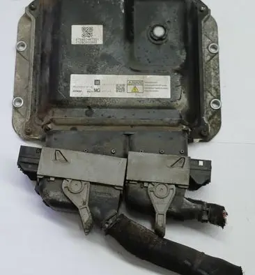 Opel Zafira B Engine control unit/module 98113172 MB2758008178