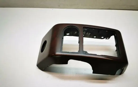 Land Rover Range Rover L322 Radio/GPS head unit trim 8263427