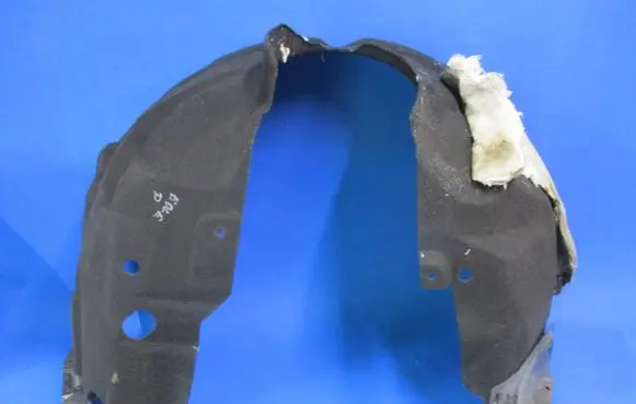 Front wheel arch liner splash guards