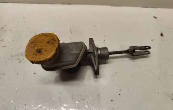 Subaru Forester SH Clutch master cylinder 