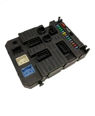 Peugeot 207 Fuse module 9659285480 1039030170606 0606154130606