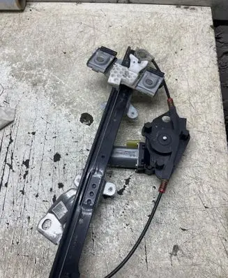Ford Fusion Front door window regulator motor 0130821939