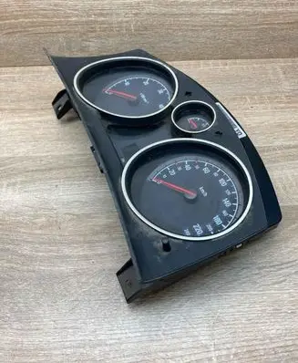 Opel Zafira B Speedometer (instrument cluster) 13309003