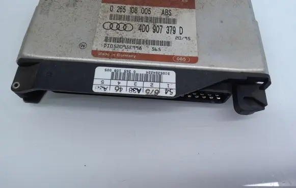 Audi A4 S4 B5 8D Engine control unit/module 4D0907379