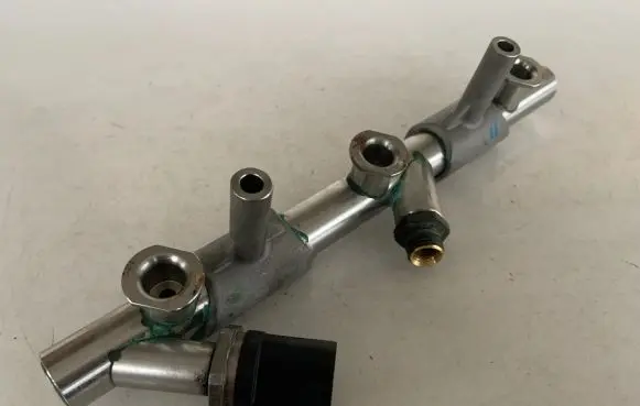 Audi Q7 4M Fuel main line pipe 06E130089AF 06E130089AH 06J906051F