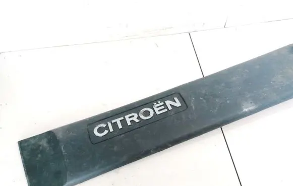 Citroen Berlingo Front door trim (molding) 9619030577