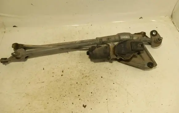 Subaru Legacy Front wiper linkage and motor 38275cl