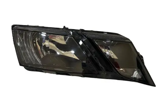 Skoda Octavia Mk3 (5E) Headlight/headlamp 5E1941016C 030110420200 LE15A6368