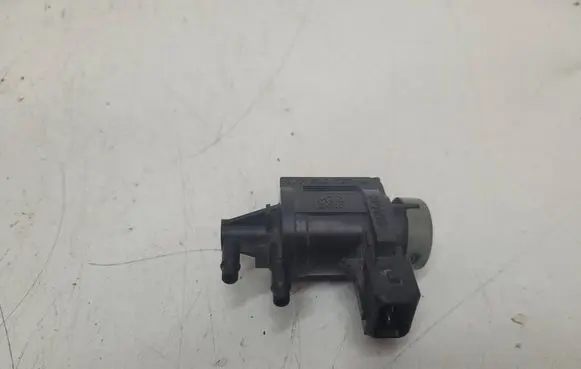 Audi A3 S3 8L Turbo solenoid valve 1J0906283