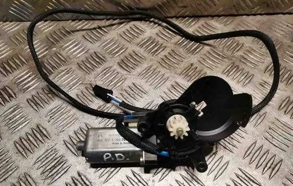 Mercedes-Benz E W211 Seat adjustment motor A2118203242 2118203242