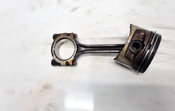 Nissan Micra Piston with connecting rod 