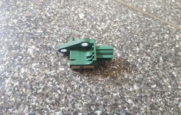 Volkswagen PASSAT B6 Airbag deployment crash/impact sensor 3C0909606