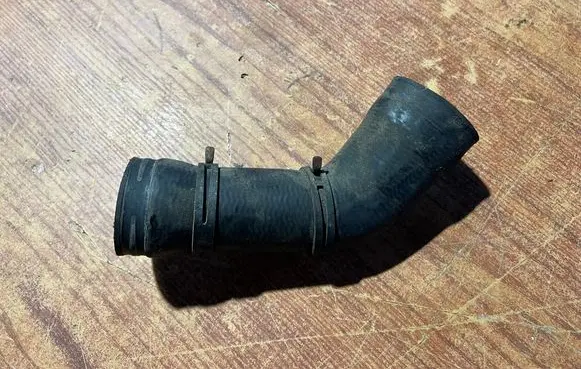Skoda Fabia Mk2 (5J) Air intake hose/pipe 6Q0145834