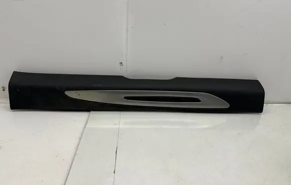 Front sill trim cover