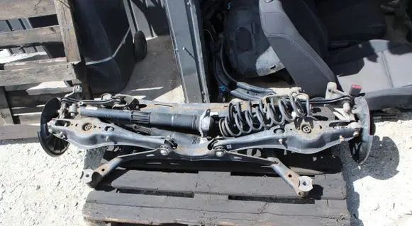 Volkswagen PASSAT B8 Rear axle beam 5784247