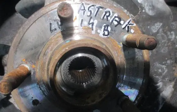 Opel Astra K Front wheel hub 13517459 Q0614AB