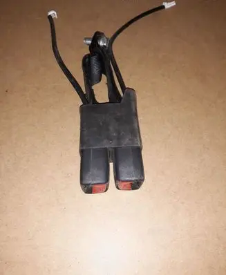 Nissan Qashqai Middle seatbelt buckle (rear) 