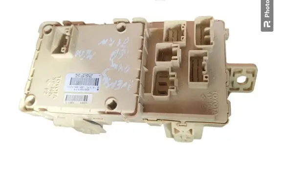 Toyota Avensis T250 Fuse module 82641CA030F