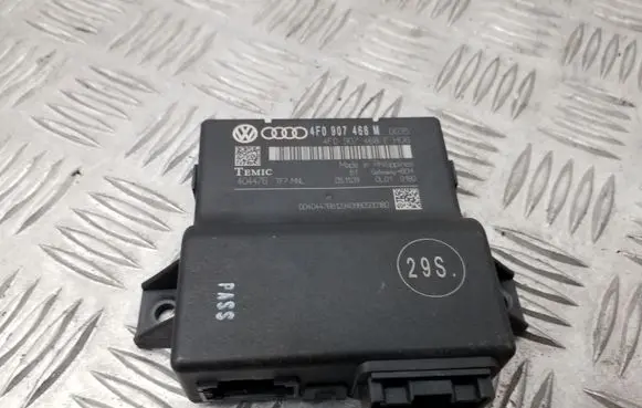 Audi A6 S6 C6 4F Gateway control module 4F0907468M