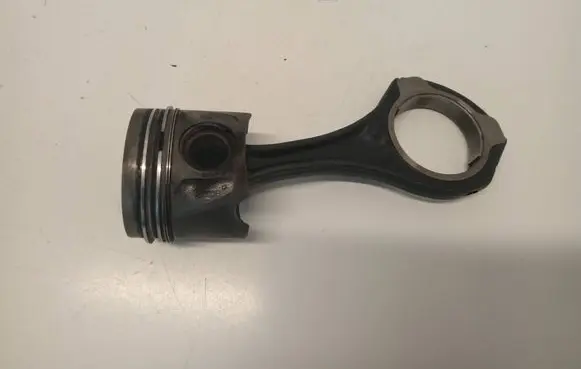 Mercedes-Benz S W222 Piston with connecting rod 8370b