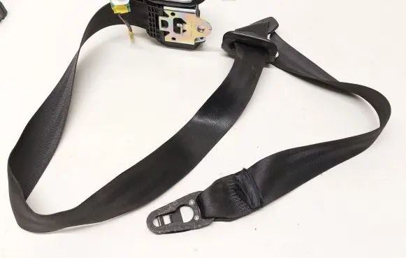 Porsche Cayenne (9PA) Front seatbelt 601391400