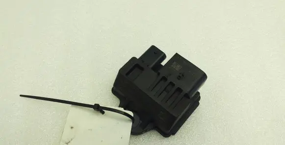 BMW 1 F20 F21 Glow plug pre-heat relay 8570087