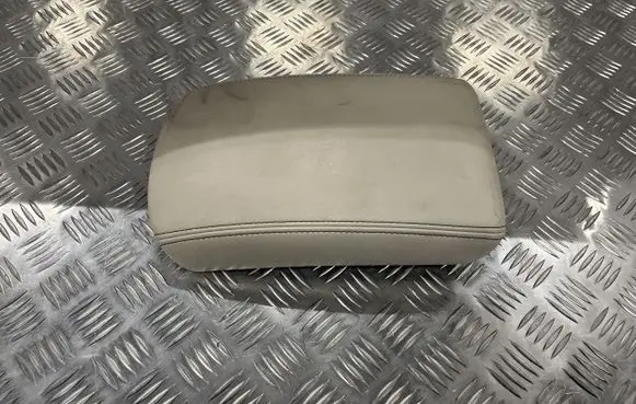 Infiniti Q60 Armrest PU14903
