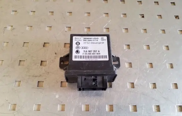 Volkswagen Touareg I Light module LCM 7L6907357A