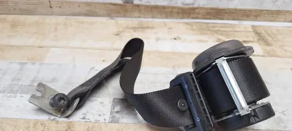 Mazda 2 Rear seatbelt 3M71A611B68AF 04167107 047107