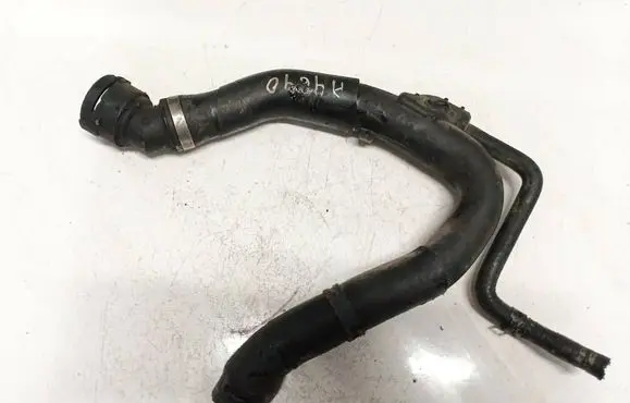Engine coolant pipe/hose
