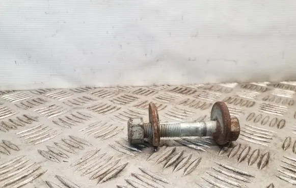 Volkswagen Touareg I Front suspension camber bolt 