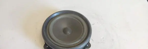Audi A3 S3 A3 Sportback 8P Front door speaker 8P0035411 8E0035411