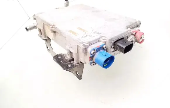 Voltage converter inverter