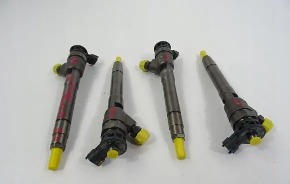 Renault Trafic I Fuel injectors set 