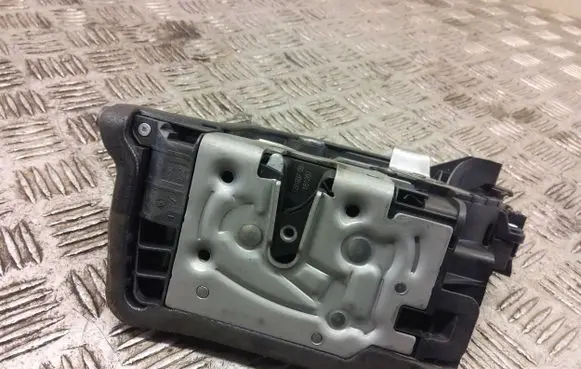BMW X2 F39 Front door lock 7281937