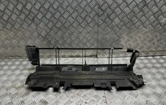 Mercedes-Benz C W204 Bottom radiator support slam panel A2045050430