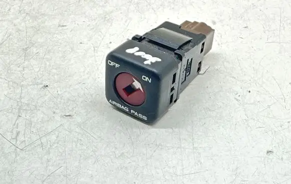 Peugeot 3008 I Passenger airbag on/off switch 