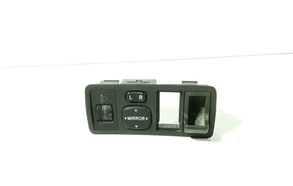 Wing mirror switch