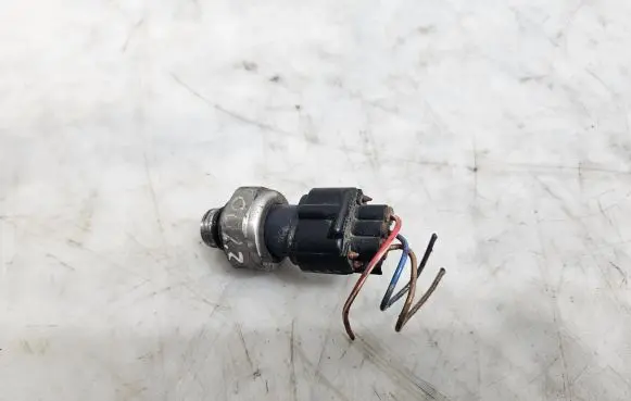 Toyota Avensis T250 Oil pressure sensor 8944851010