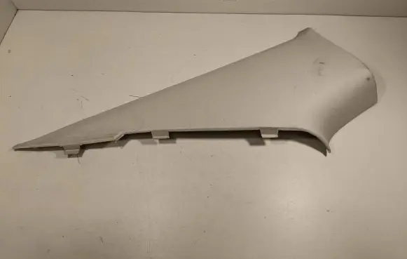 (D)pillar trim (top)