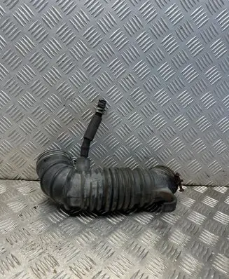 Mitsubishi Outlander Air intake duct part 1505a660