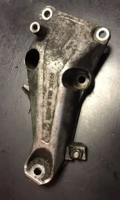 BMW 1 E81 E87 Engine mounting bracket 6760307