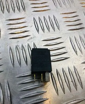 Audi A6 S6 C6 4F Other relay 8L0951253