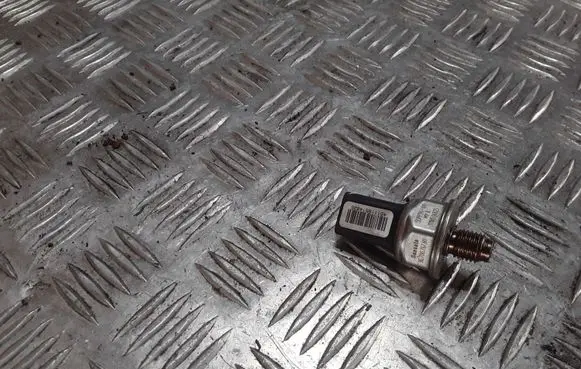 Fuel pressure sensor