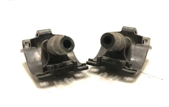 Toyota RAV 4 (XA40) Windshield washer spray nozzle 