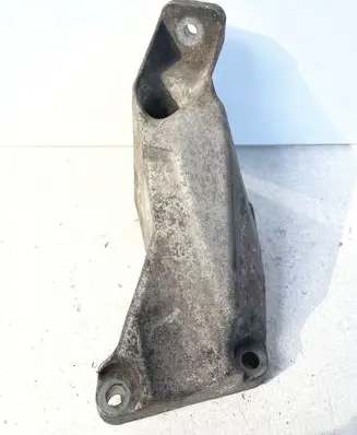 Audi A4 S4 B6 8E 8H Engine mounting bracket 8D0199307P